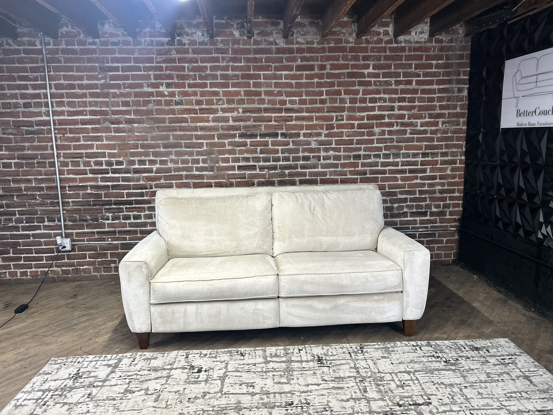 Free Delivery Cream electric recliner couch/sofa