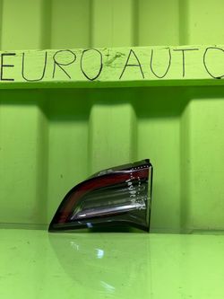 2017 2018 2019 2020 2021 2022 2023 TESLA MODEL 3 Right Passenger Side Trunk Lid / Inner Tail Light OEM