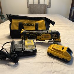 DeWalt Oscillating Cordless Tool With Soft Case 3AH Battery And Charger 