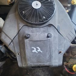 ((READ AD))((22hp Briggs VTWIN engine)) Riding Mower 