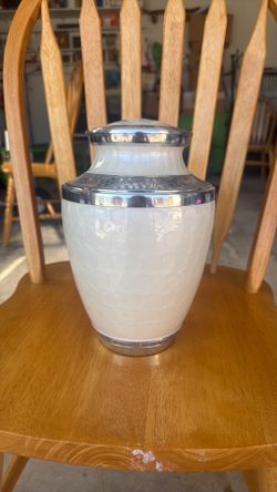 Urn