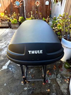 Thule Force XL 625 rooftop cargo box