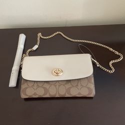 Coach Crossbody Purse ( New)