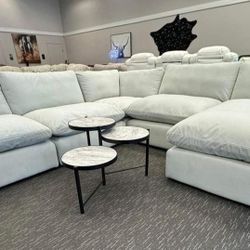 Brand New/ White Oversized Sectional, Seccional, Couch/ Delivery Available 