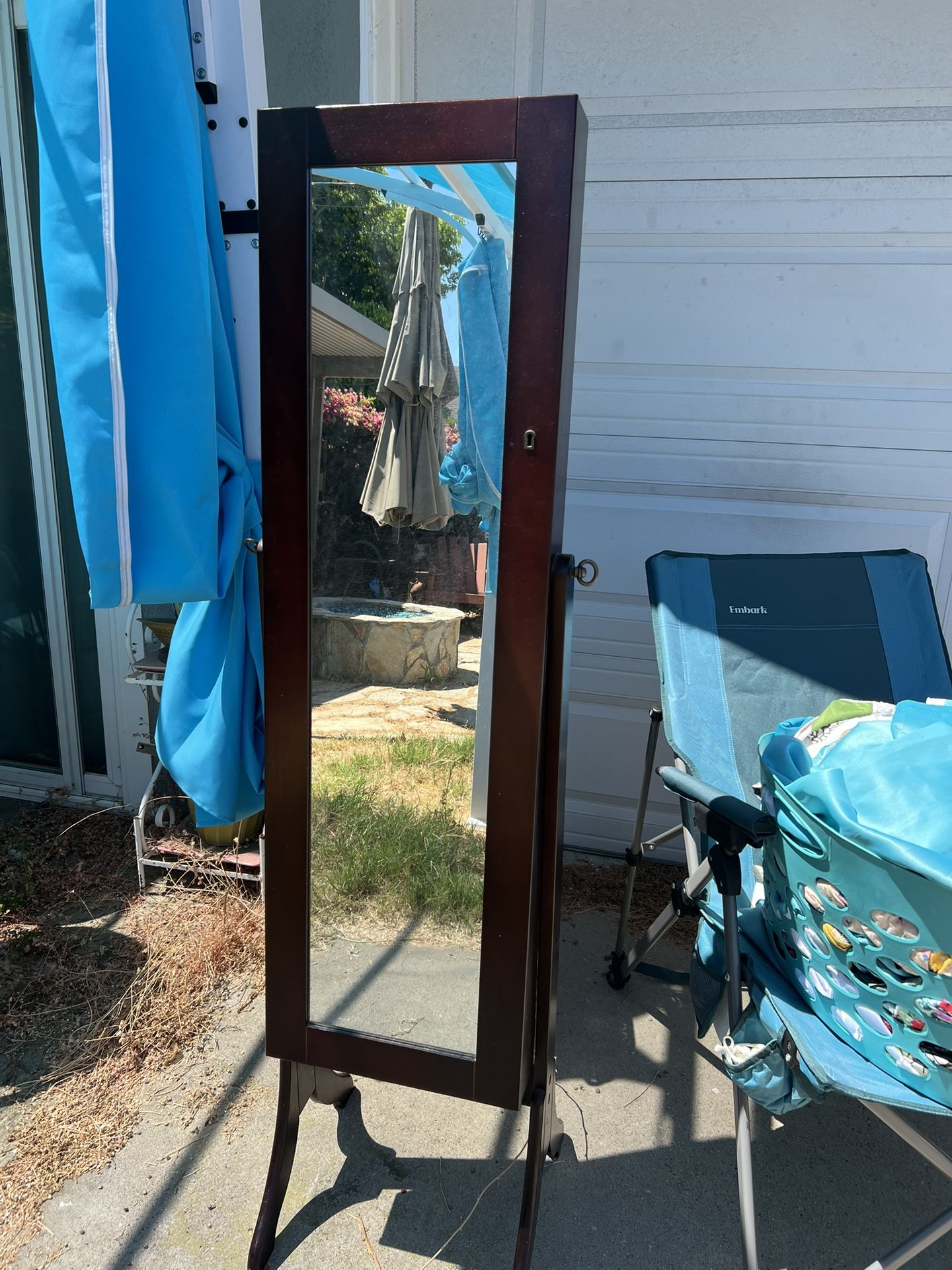 Jewelry Stand With Mirror