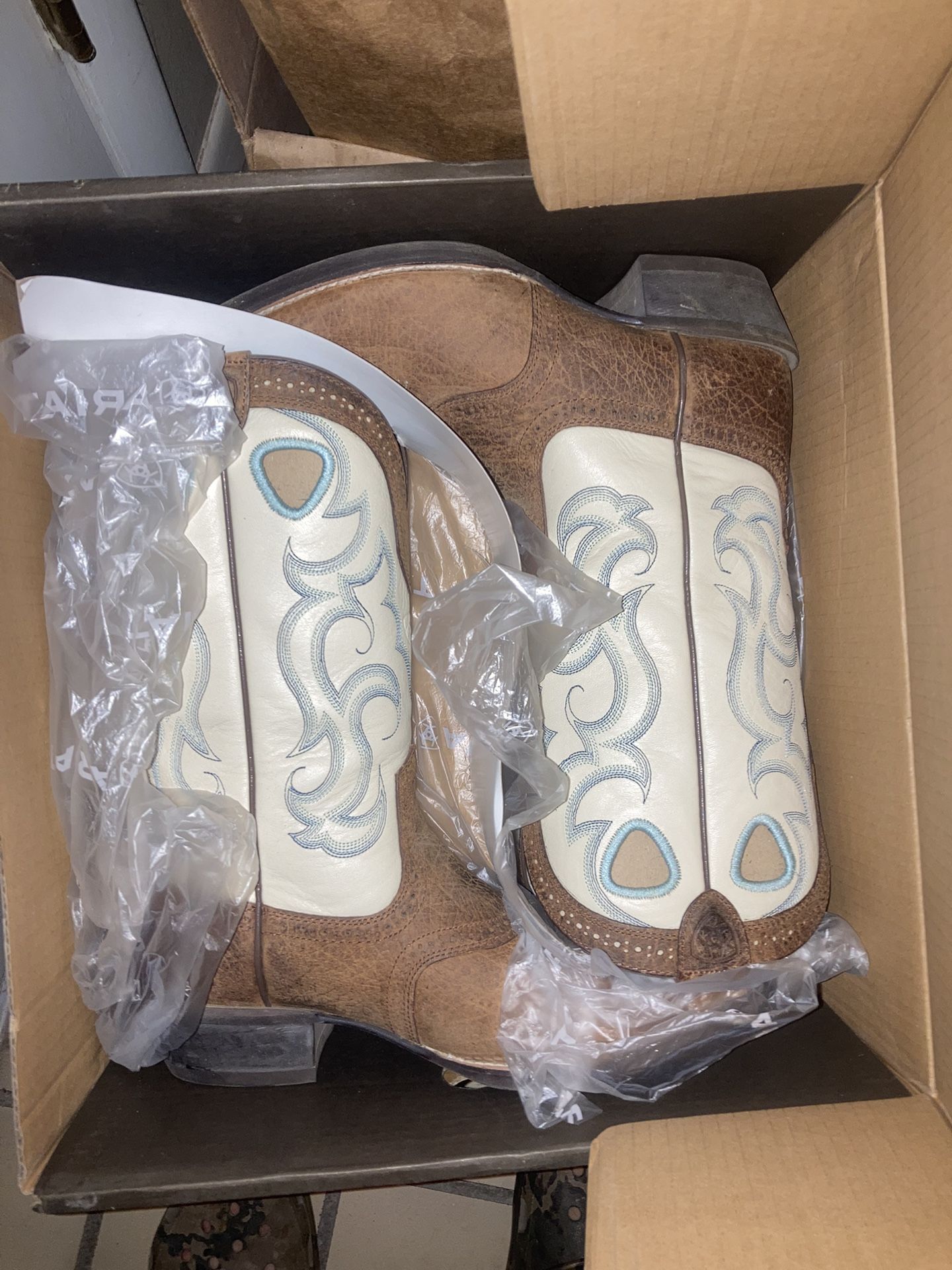 Women Cowboy Boots Size 8