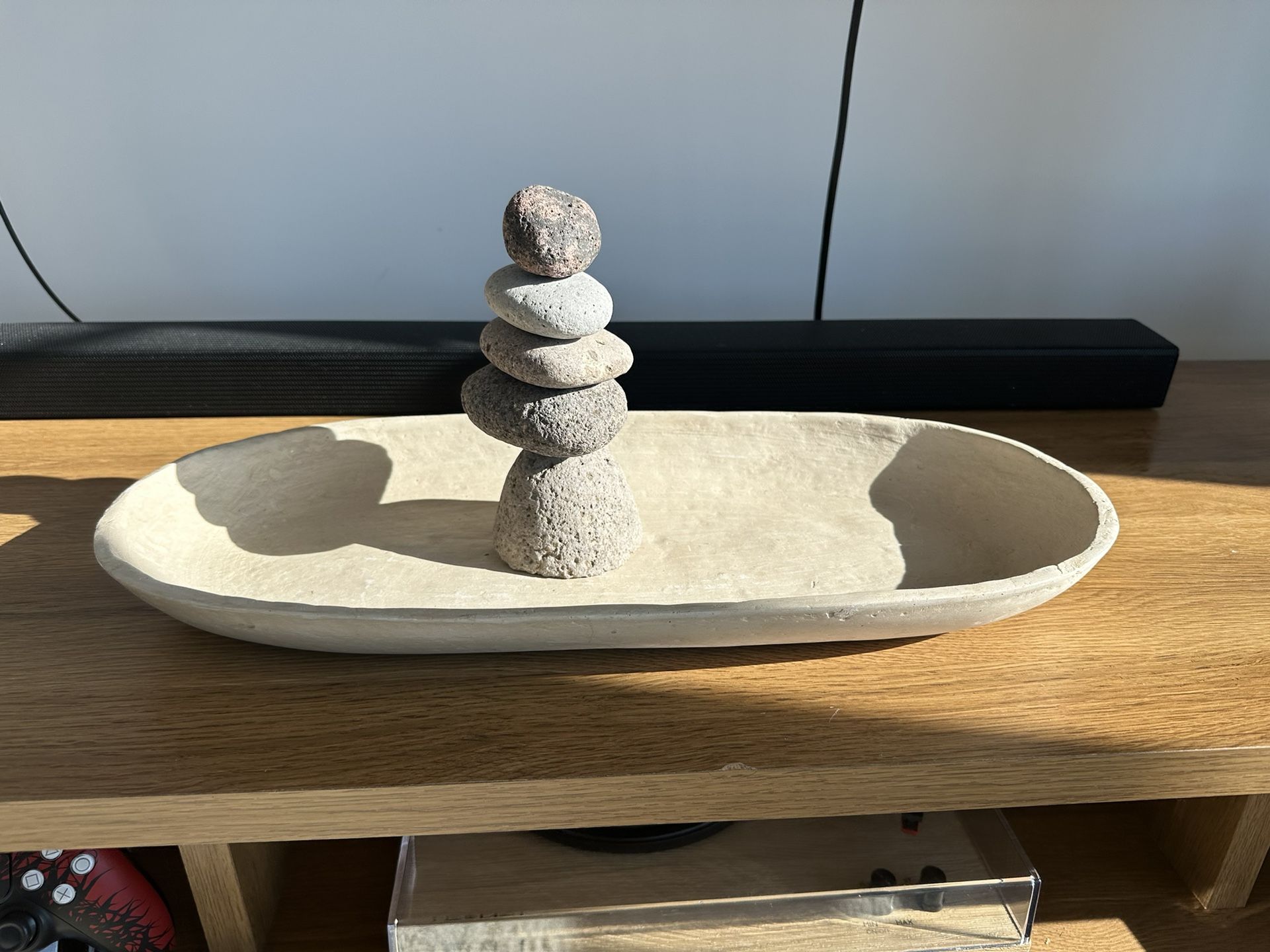 Decorative tray And Stone Statue