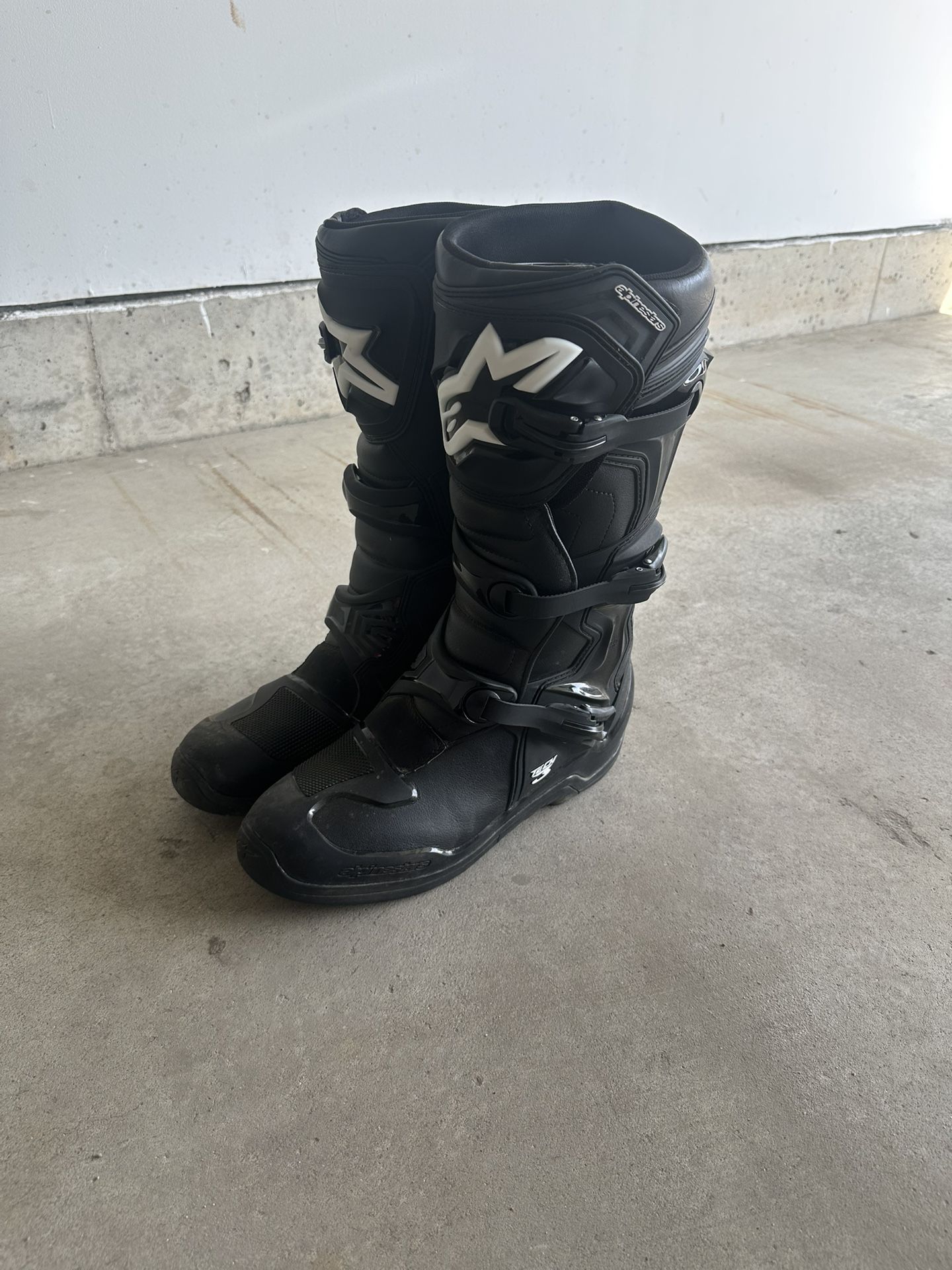 Dirt bike boots