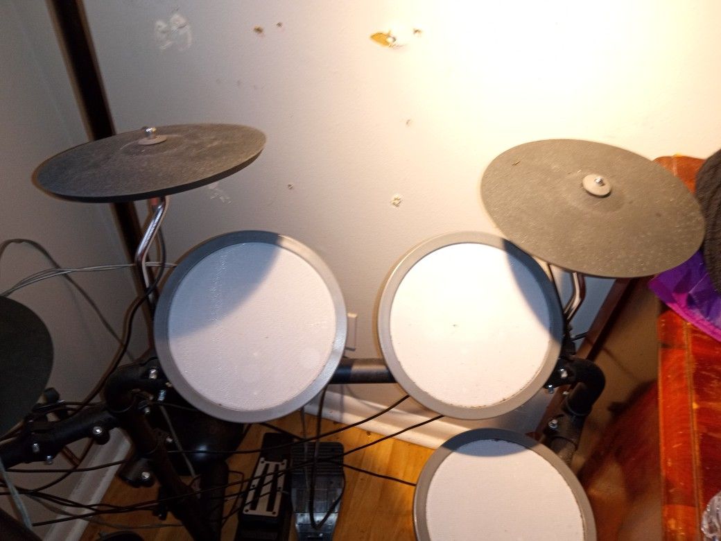 Electric Drum Set/1 Pair of 7a Sticks