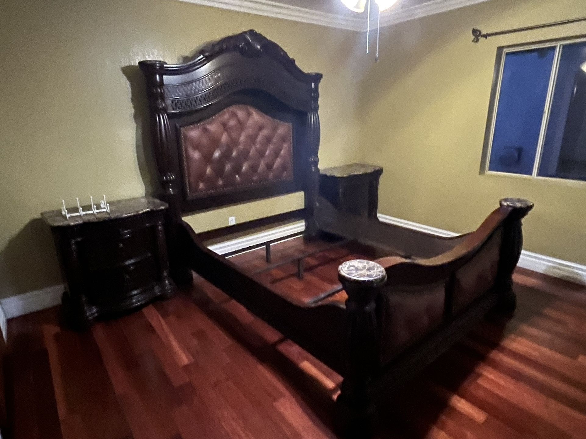 Bedroom Set - Conjunto De Dormitorio