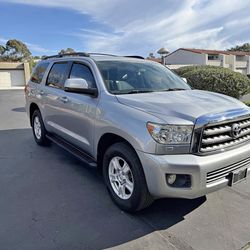 2017 Toyota Sequoia  SR5 Sport Utility 4D