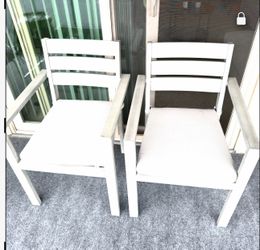 2 Outdoor Patio Dining Armchairs