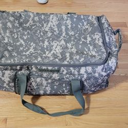 Large Army Camouflage Camo Bag With Wheels Working Well Dufflebag Duffle Bag