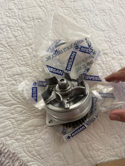 Nissan Water Pump Assembly (21010-7Y026)