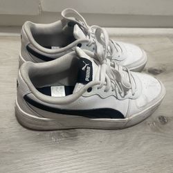 Puma Skye Women;s Sneakers Black / White Size 8