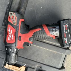 Milwaukee M12 Drill XC6.0 Battery + Full Set 