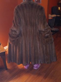  Female Mahogany Mink  Full Length  Meant For A Queen