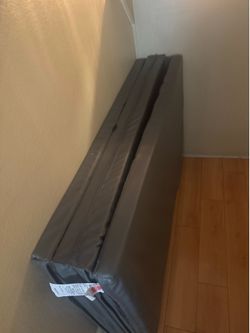 Quad-Fold Gray Tumbling Mat – 16 ft Long – Used