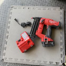 18 GAUGE MILWAUKEE BRAD NAILER GUN