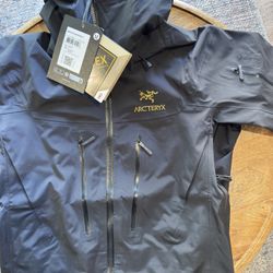 Arc’teryx Alpha SV Jacket 24k Medium