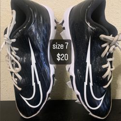 baseball cleats size 7