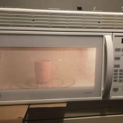 GE Spacemaker Over the Range Microwave Oven