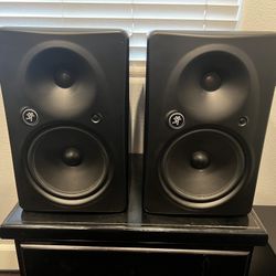 Studio Monitors 