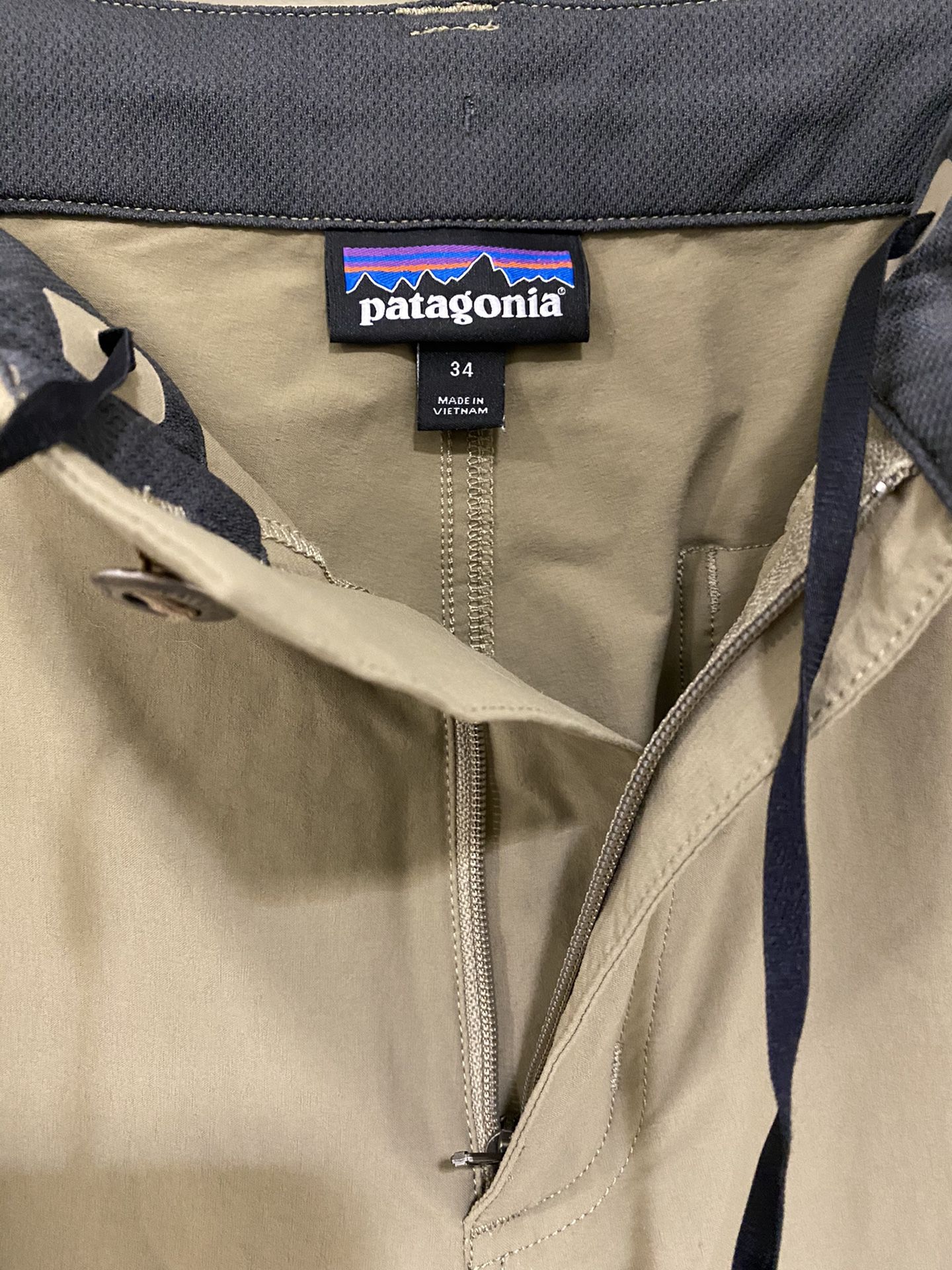 Patagonia Quandary 10” Mens Shorts Size 34