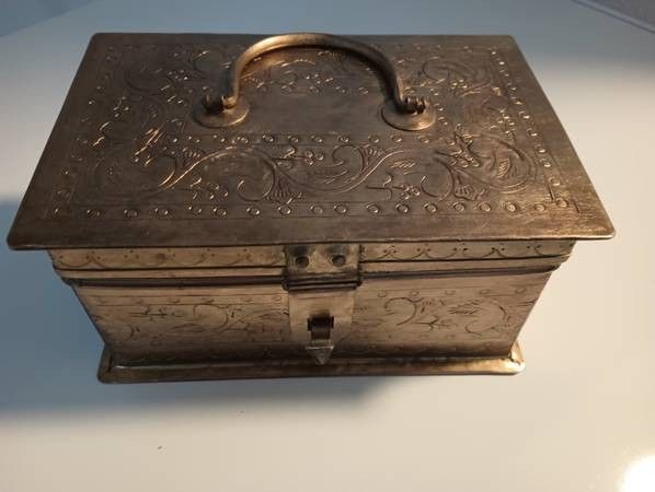 SOLID BRASS DETAILED ETCHED DESIGNED LOCK BOX WITH HANDLE FROM INDIA - $35 (Harahan)