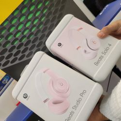 Beats Studio Pro Beats Solo 4 