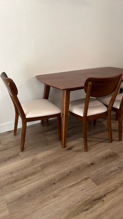 Wood Dining Table and Chair Set