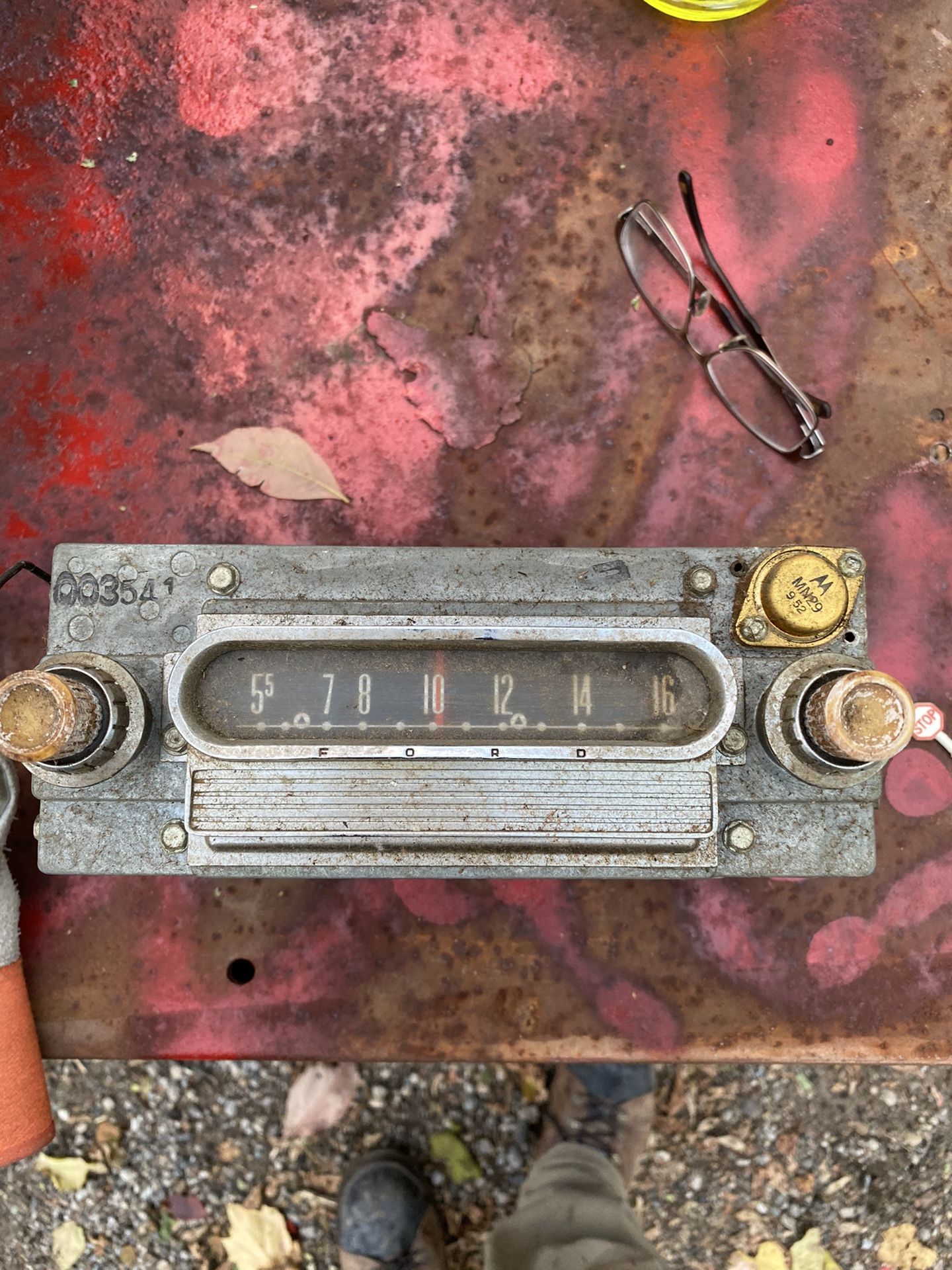 Vintage OEM FoMoCo Ford AM Radio Stereo Part 04MD As Is