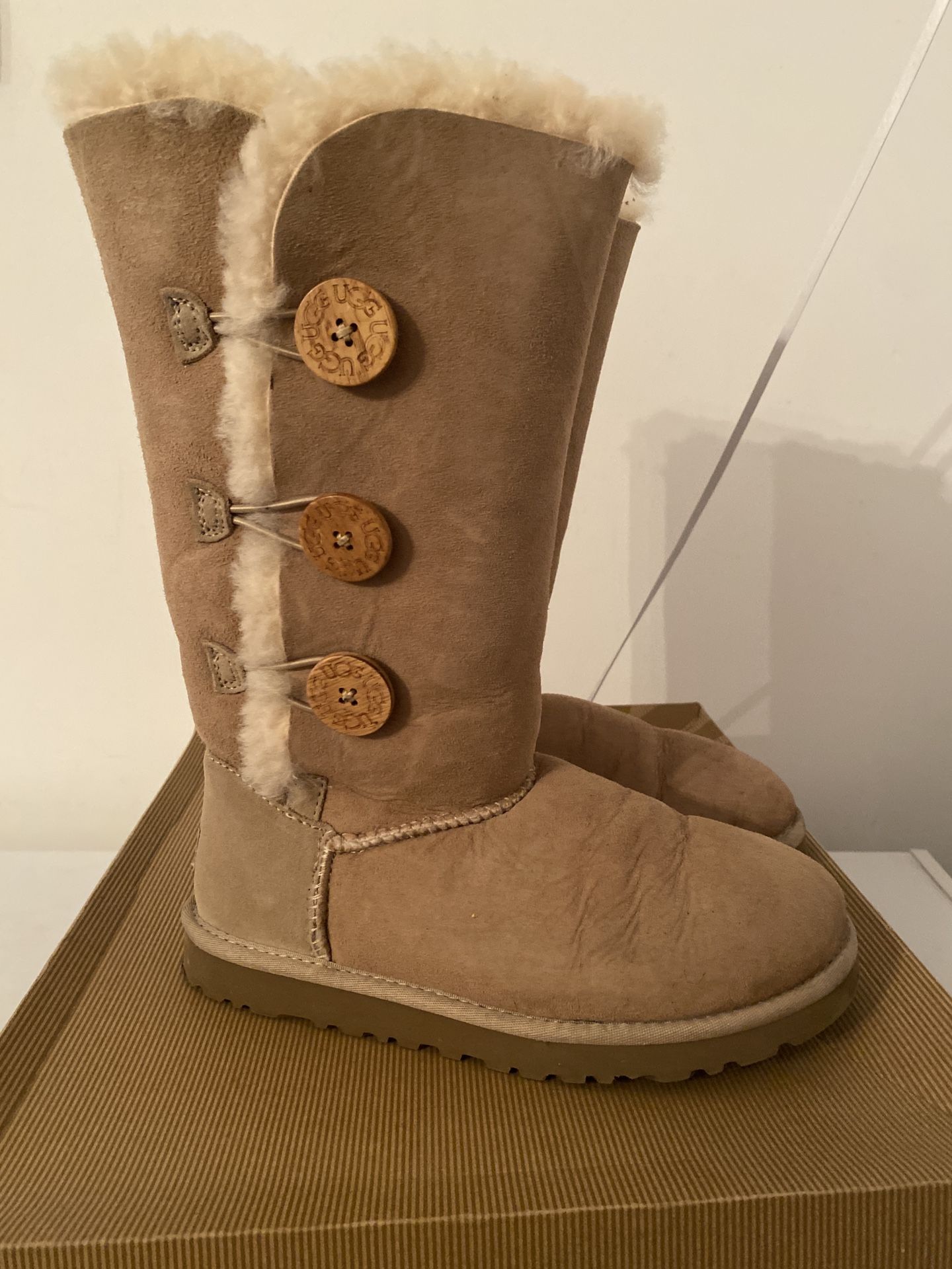 Ugg Bailey Button Triplet