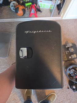 Frigidaire Mini fridge