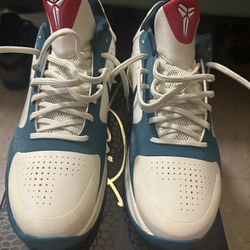 Kobe 5 V Caitlin Clark ‘Coconut Milk’ Sz 11