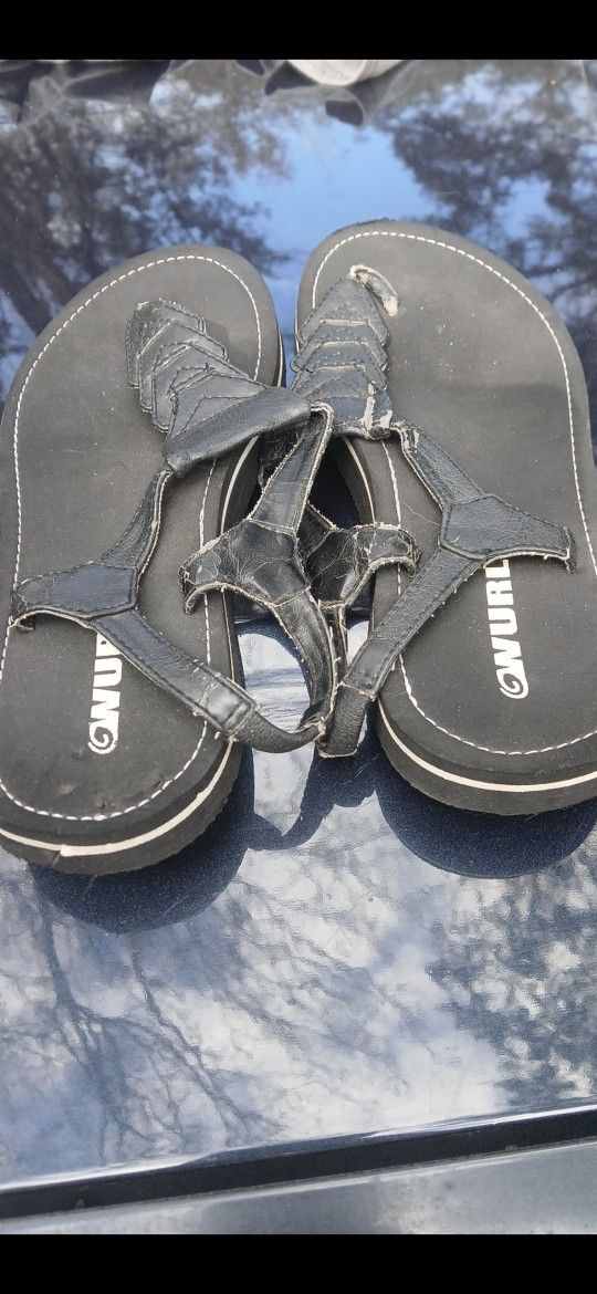 Wurl Women’s Black Sandals – Casual – $5 – Fair Condition