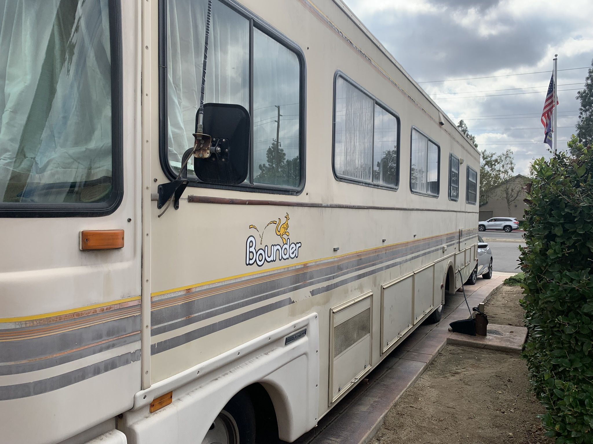 1990 1/2 Fleetwood Bounder for Sale in Redlands, CA OfferUp