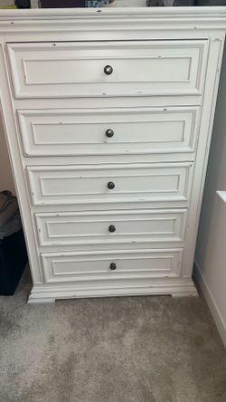 Queen Size Bedroom Set (Mattress Included)