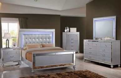 4 Pc Bedroom Set New in box
