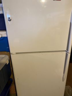 Working GE Refrigerator Freezer 