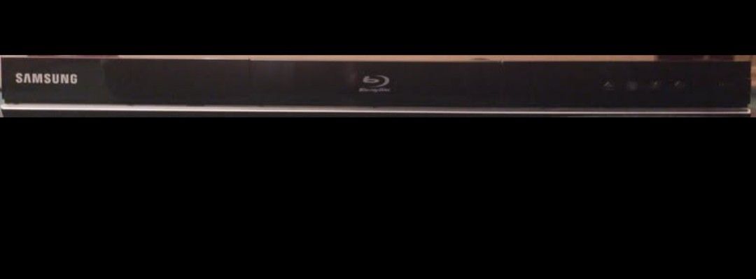 Samsung - DVD / Blue Ray Player * No Remote *- Model# BD-D5100