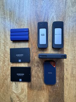 External SSD Hard Drives/ 2.5 SSD Hard Drives