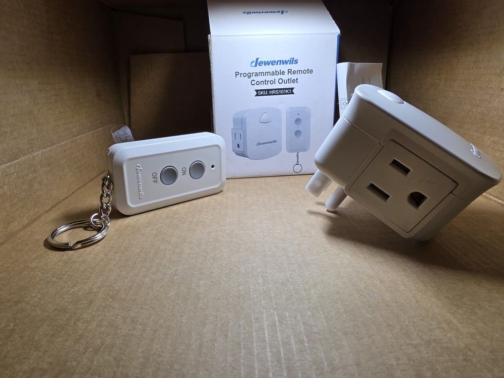 DEWENWILS Upgraded Version Indoor 100ft Programmable Wireless Remote Control Outlet--SHRS101K1