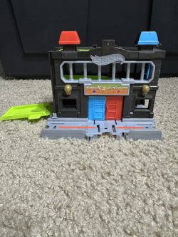 Hot Wheels Downtown Police Station Playset
