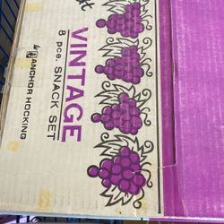 Vintage 8 Piece Snack Set 
