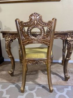 VERY BEAUTIFUL VINTAGE FRENCH CONSOLE TABLE OR SIDE TABLE MARBLE TOP WITH  1 ACCENT TABLE  WITH 1 CHAIR ALL 3 ITEM  GREAT CONDITION