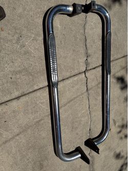 Running boards for a single-cab Silverado in good condition.
