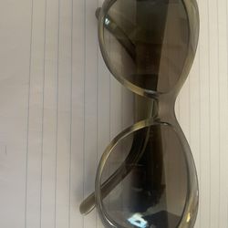 Gucci Sunglasses!! No Damage Or Scratches