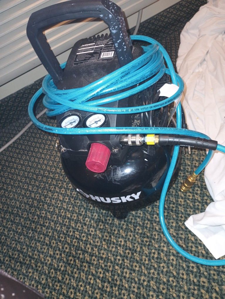 Husky 3 Galon 120psi Pancake 