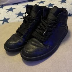 Nike Air Jordan 1 Mid Triple Black